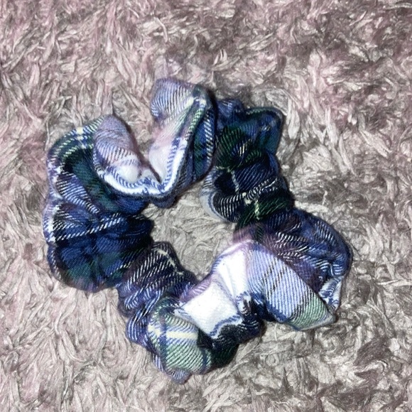 Vermont flannel scrunchie hair tie lot of 13 different patterns - Picture 2 of 2